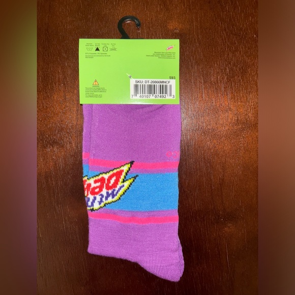 MOUNTAIN DEW NOVELTY CREW SOCKS NWT MEN’S SHOE SIZE 6-12 - Picture 2 of 2